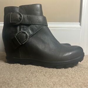 SOREL Joan of Arctic II